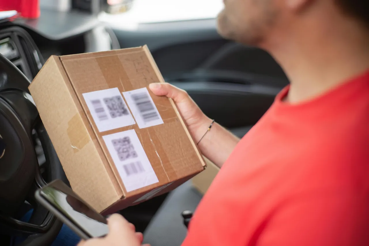 Recurring B2B cargo shipments for manufacturing and retail